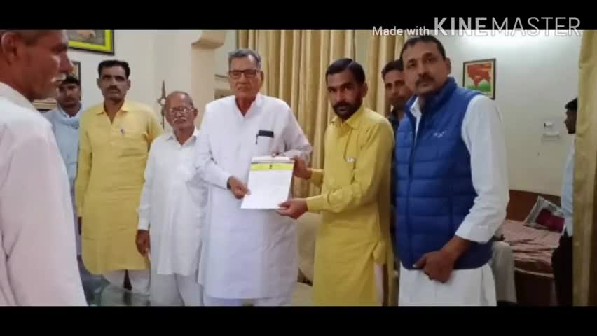 विजयनगर: #जैतसर के गांव मघेवालीढाणी के राजकीय माध्यमिक विद्यालय को क्रमोन्नत करने की मांग को लेकर पूर्व विधायक गंगाजल मील व पीसीसी सदस्य हनुमान मील को सौंपा ज्