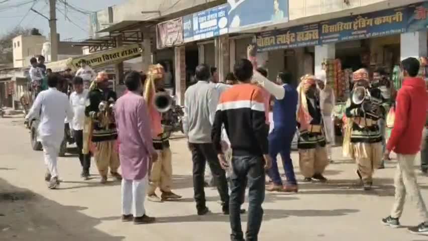 पदमपुर: रिड़मलसर में चल रही श्रीमद्भागवत कथा के तहत बुधवार को निकाली गई शोभायात्रा #शोभायात्रा #श्रीमद्भागवत