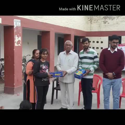 गंगानगर: मीरा चौक पर स्थित सावित्रिबाई फुले छात्रावास की 40 छात्राओं को नोजगे स्कूल की ओर से बांटे गए जूते #छात्रावास
