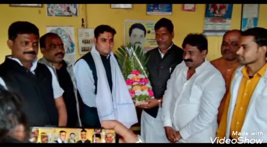 चौगाईं: चौगाई में जिला पार्षद द्बारा जिलाधिकारी के विदाई समारोह का किया गया आयोजन #dm #जिला_पार्षद