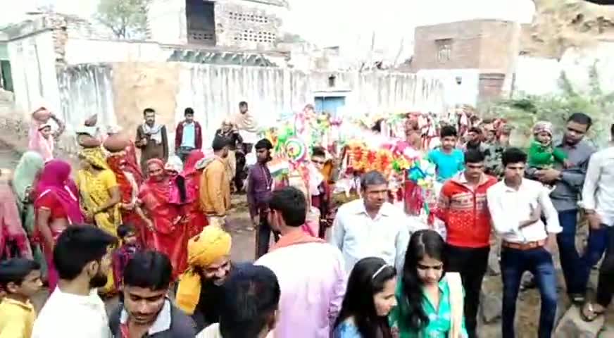 कठूमर: महाशिवरात्रि पर खेडामेदा, कठूमर सहित अनेक गांवों में युवाओं ने पूजा-अर्चना कर चढ़ाई कांवड़ #महाशिवरात्रि #कांवड़