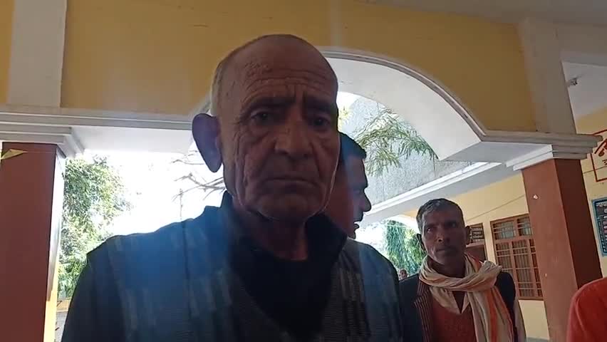 आंवला: विशारतगंज के गांव जैनपुर कादराबाद के किसान ने पड़ोसी किसान पर अवैध कब्जे का आरोप लगते हुए SDM से की शिकायत #एसडीम