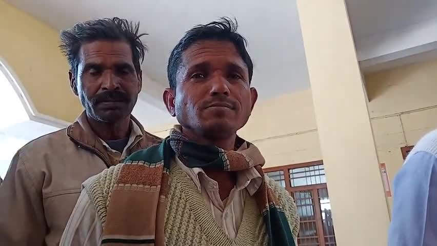 आंवला: कल्लिया गांव के किसान ने ओलावृष्टि से नष्ट हुई गेहूं की फसल का मुआवजा दिलाने की SDM से की मांग #एसडीम #मुआवजा