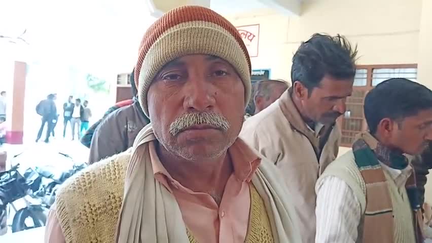आंवला: रामनगर गांव के एक किसान ने विद्युत तार के टूटने से हुई दो भैंसो की मौत पर मांगा मुआवजा #मुआवजा #एसडीम