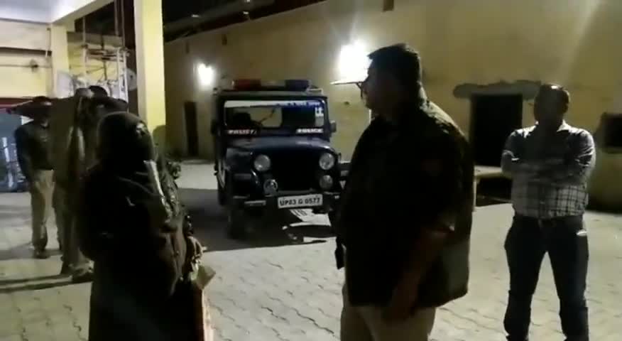 आगरा: दहेज की मांग पूरी न होने पर पति ने दिया तीन तलाक, थाना शाहगंज में पीड़िता ने दर्ज कराया मुकदमा #दहेज #तीन_तलाक