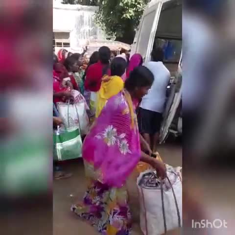 कुदरा: प्राथमिक स्वास्थ्य केंद्र में नसबंदी कराने आई 24 महिलाओं को ऑपरेशन के बाद सरकारी एंबुलेंस से भेजा गया उनके घर #नसबंदी