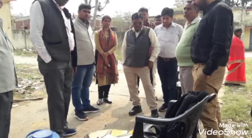 बस्ती: कप्तानगंज ब्लाक में ग्राम विकास अधिकारी के कार्यालय में लगी आग, कई अभिलेख जलकर राख #सीएम_यूपी