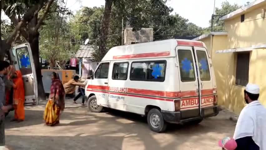 बसंतपुर: बसंतपुर PHC की एंबुलेंस हैं खराब, कर्मियों द्वारा धक्का लगने पर चलती है एंबुलेंस #पीएचसी