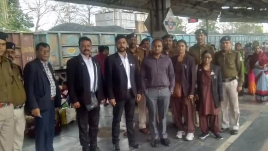 बिलासपुर: बिलासपुर रेलवे स्टेशन और बिलासपुर-चांपा सेक्शन में मजिस्ट्रेट ने चलाया टिकट चेकिंग अभियान #रेलवे #मजिस्ट्रेट