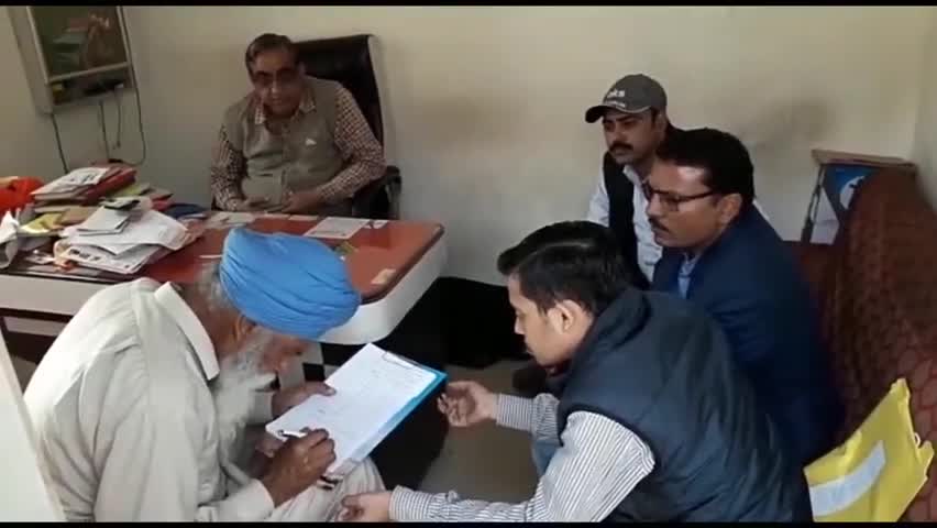 रायसिंहनगर: रायसिंहनगर की दो बड़ी फर्मों पर आयकर विभाग की दो टीमों ने की छापेमारी #आयकर_विभाग #छापेमारी