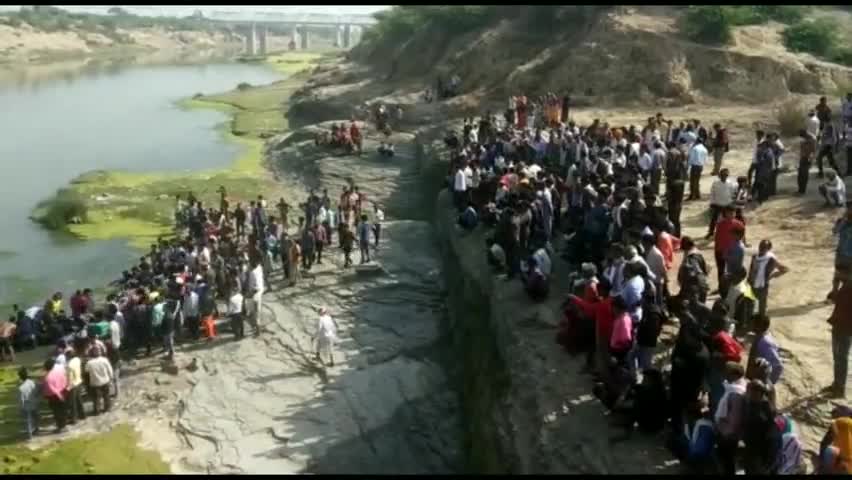 जयपुर: विधानसभा में उठा 24 लोगों की मौत का मामला,  मंत्री धारीवाल बोले- टायर फटना भी हो सकता है कारण #कैबिनेट_मंत्री