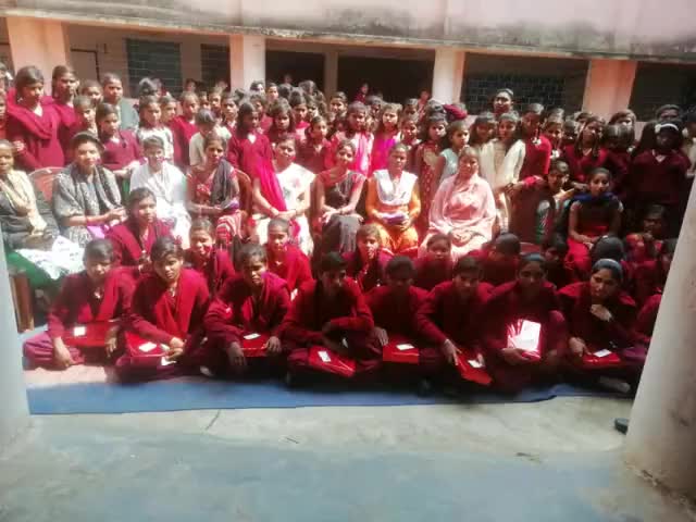 प्रतापपुर: प्रतापपुर के कस्तूरबा गांधी आवासीय विद्यालय में 12वीं की छात्राओं के लिए किया गया विदाई समारोह आयोजित #विदाई_समारोह
