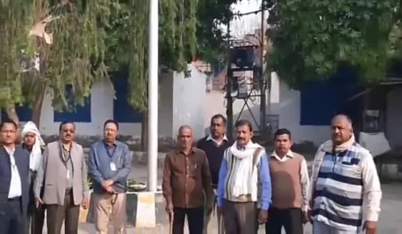 दशाश्वमेध वार्ड में गंगा किनारे हो रहे अवैध निर्माण पर वीडीए ने चलाया हथौड़ा #vda