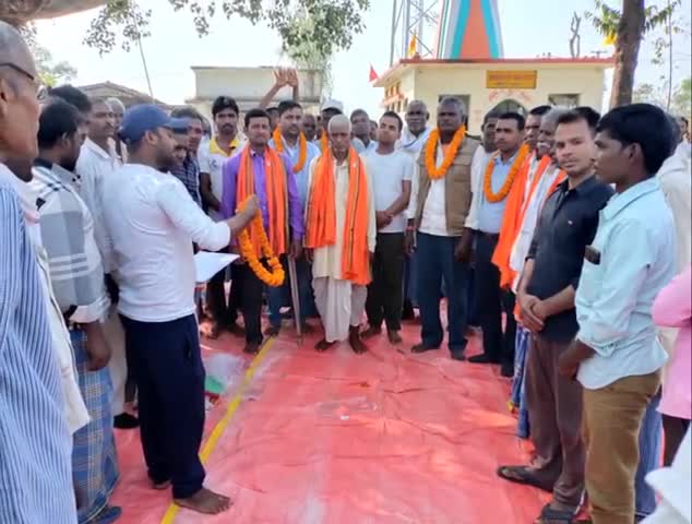 गढ़वा: गढ़वा सदर प्रखंड के कोरवाडीह गांव में पूर्व हिन्दू समिति को भंग कर नई समिति का हुआ गठन,भगवान चौधरी बने अध्यक्ष।#हिंदू#गठन
