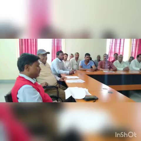 इटखोरी: प्रखंड कार्यालय परिसर के सभागार भवन में बीडीओ सह आपूर्ति पदाधिकारी ने राशन डीलरों के साथ की बैठक #बीडीओ #राशन_डीलर