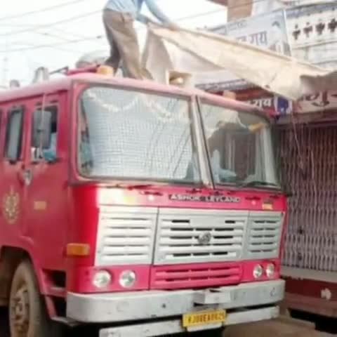 बूंदी: नगर परिषद बूंदी ने अभियान चलाकर शहर के विभिन्न स्थानों से हटाया अतिक्रमण, दुकानदारों को फिर से अतिक्रमण न करने की दी हिदायत#सभापति#