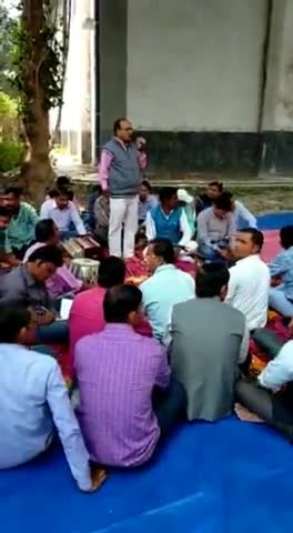 सरैया: बीआरसी सरैया में लगातार जारी है नियोजित शिक्षकों की हड़ताल, 'समान काम समान वेतन' की कर रहे मांग #हड़ताल #नियोजित शिक्षक