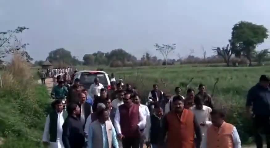 खेरागढ़: तेज बारिश से हुए फसलों के नुकसान के आंकलन को लेकर किसानों के बीच पहुचे विद्यायक व सांसद #महेश #विद्यायक #सांसद #राजकुमार #फतेहपुरसीकरी #विधनासभा