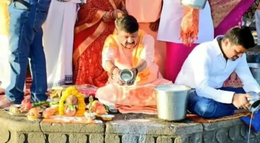 इंदौर: कैलाश विजयवर्गीय ने सपरिवार किया माँ नर्मदा का पूजन व आरती
#kailashvijayvargiya
