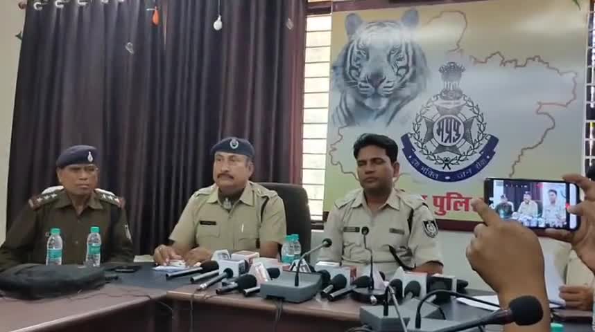 हुज़ूर: रीवा अतिरिक्त पुलिस अधीक्षक ने किया अंधी हत्या का खुलासा हत्यारा नाबालिग युवक को पुलिस ने किया गिरफ्तार। #हत्यारा #आरोपी #नवालिक #गिरफ्तार