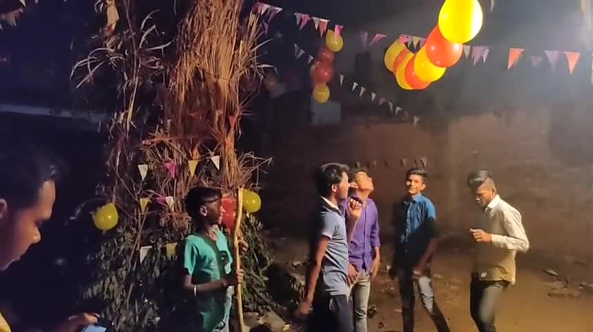 मनगवां: रीवा शहर के उर्रहट रविन्द्र नगर वार्ड 16 में बहुत ही धूमधाम से मनाया गया होलिका का कार्यक्रम। #होलिका #का #कार्यक्रम