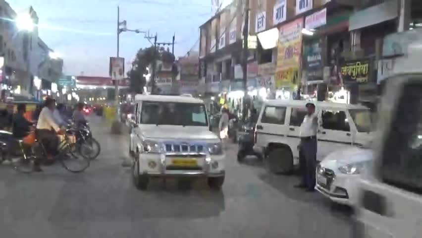मनगवां: रीवा आईजी चंचल शेखर, एसपी आबिद खान, एएसपी शिवकुमार वर्मा सीएसपी शिवेंद्र सिंह शहर में लगाए गए फिक्स प्वाइंट पर रख रहे नजर ।#आईजी #चंचल #शेखर