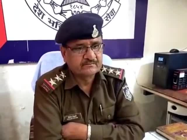 हुज़ूर: रीवा कोतवाली थाना क्षेत्र में निर्माण धीन घर मे चोरों ने बोला धावा नगदी सहित सोने चांदी के जेबरात किये पार। #नगदी #सहित #सोने-चांदी के #जेवरात #पार