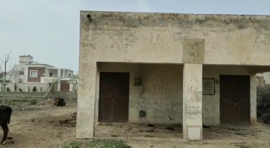 पदमपुर: ग्राम पंचायत 20 बीबीए के गांव 6 सीसी में बनी हरिजनों की धर्मशाला सार संभाल के अभाव में हो रही बेकार #धर्मशाला