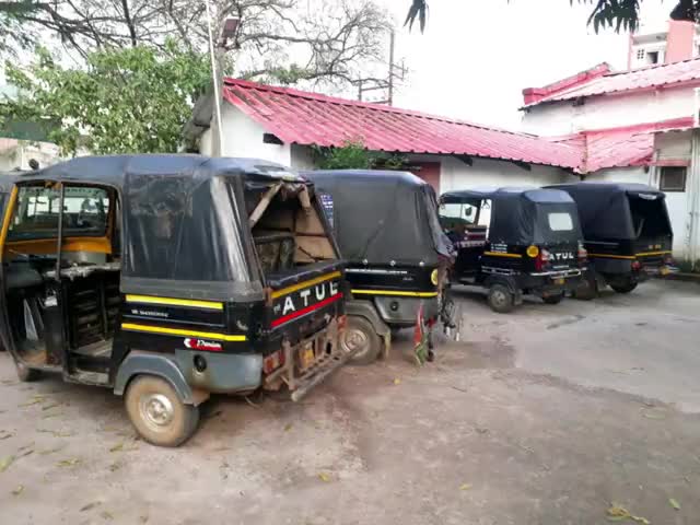 बिलासपुर: शहर में यातायात पुलिस ने चलाया अभियान, बिना परमिट वाहन और गलत पार्किंग के खिलाफ की कार्रवाई #यातायात_विभाग #पुलिस