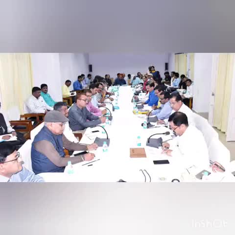 हुज़ूर: रीवा कमिश्नर कार्यलय में  संभाग अंतर्गत शासकीय भवनों में रैंप एवं शौचालय निर्माण की प्रगति की समीक्षा बैठक हुई संपन्न। #समीक्षा #बैठक #हुई #संपन्न