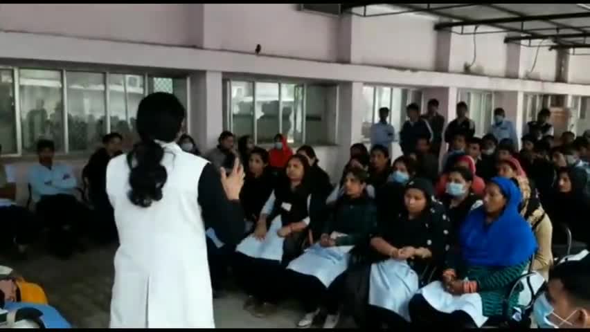 भिवानी: भिवानी सामान्य अस्पताल में 4th क्लास के कर्मचारियों को कोरोना वायरस व उसके बचाव के प्रति किया गया जागरूक। #कोरोनो