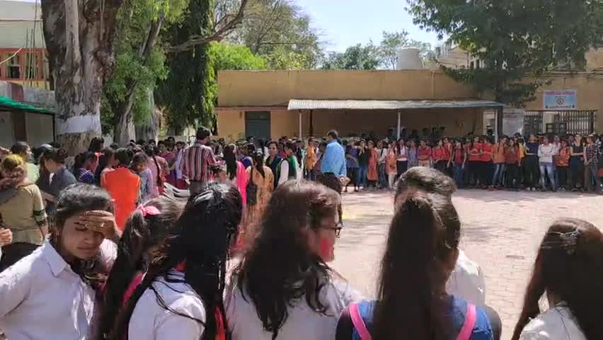 कटनी नगर: शासकीय गर्ल्स कॉलेज में मनाई गई रंग पंचमी #रंग_पंचमी