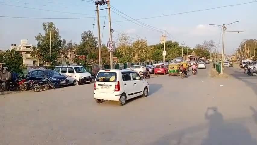 फरीदाबाद: Pyali chowk (बाबा दीप सिंह शहीद चौक) पर इतनी सारी नो #पार्किंग में Car  कैसे खड़ी हैं mcf corruption police