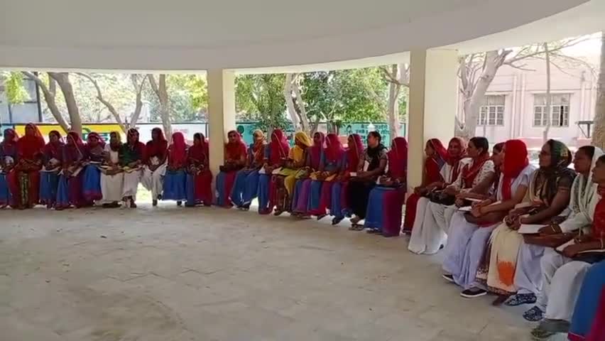 बाड़मेर: ज़िला मुख्यालय पर स्तनपान को लेकर आंगनबाड़ी कार्यकर्ताओं की स्वास्थ्य एवं चिकित्सा अधिकारियों ने ली बैठक #आंगनबाड़ी