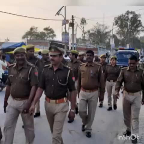 नवाबगंज: थाना जैदपुर कोतवाली पुलिस ने कस्बे के संवेदनशील इलाकों में पैदल मार्च कर संदिग्धों की चेकिंग की #पैदल_मार्च