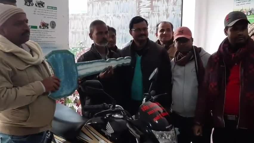 झंझारपुर: रंजीत ऑटोमोबाइल पर लगा मेगा लकी ड्रा सेमिनार, झंझारपुर के कई किसानों को मिले इनाम #सेमिनार