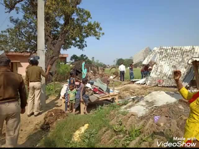 कैंपियरगंज: एसडीएम कैम्पियरगंज के निर्देश पर तहसील प्रशासन ने दो गावों में सरकारी भूमि से अवैध कब्जा हटवाया #एसडीएम #अवैध_कब्जा