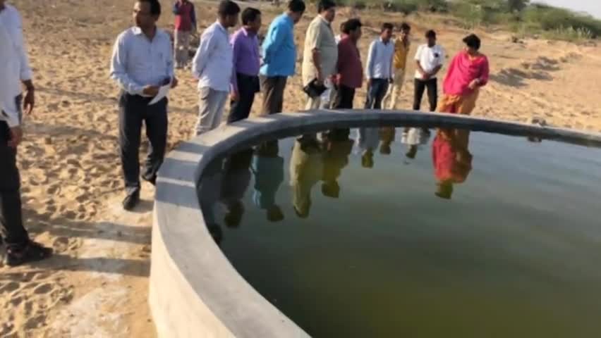 बायतु: जिला प्रभारी सचिव वीणा प्रधान ने बायतु उपखंड के संतरा विद्यालय के खेलकूद मैदान का किया निरीक्षण #जिला_प्रभारी #निरीक्षण