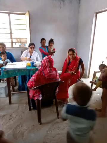 राजापाकर: लगुराव में आंगनबाड़ी केंद्र संख्या-136 पर किया गया टीकाकरण #आंगनबाड़ी_केंद्र