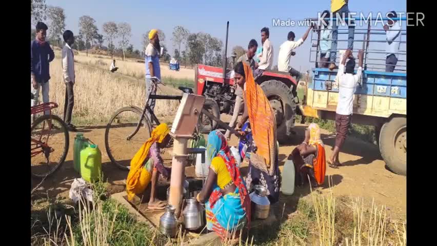 शाहबाद: ज़िले के आदिवासी क्षेत्रों में अभी से गहराया पानी का संकट, चैनपुरा में 2 किमी दूर से ला रहे पेयजल #जनसमस्या #जलसंकट