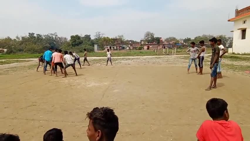 गोला: #garm#khadesari post badhalganj#gorakhpur#ke#neYuko# kabadi#bahut#achha﻿#hain
