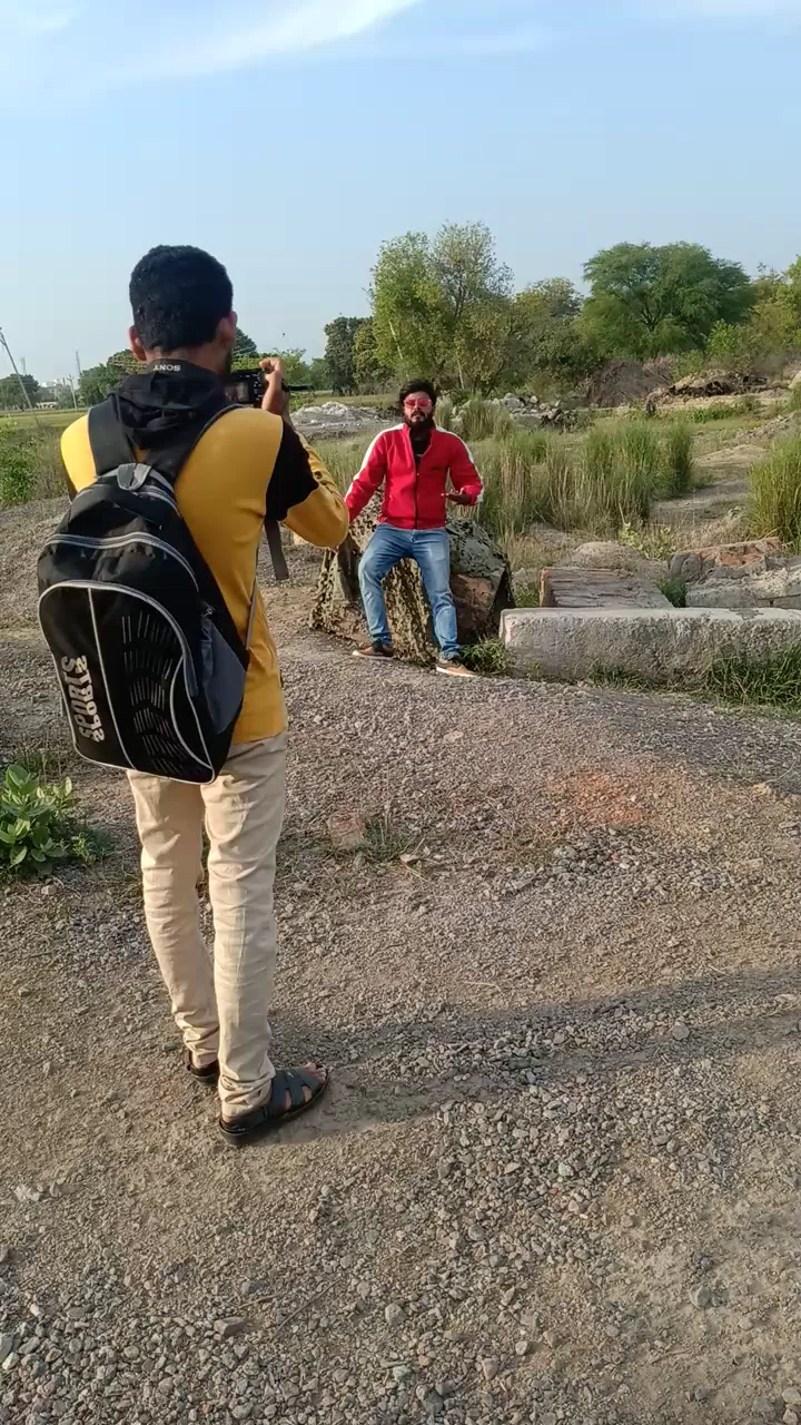 औरैया: औरैया : हमारे शहर औरैया के Ajstar के  नये गा#ना की Shooting चल रही है गाने का नाम Halaat है  #Ajstar_Production ﻿#Ajstar