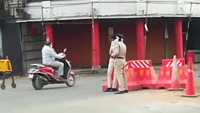 छिंदवाड़ा: छिन्दवाड़ा में सड़कों पर ड्यूटी कर रहे पुलिस कर्मियों को भी नहीं मिल रहे मास्क #कोरोना_वायरस #जनता_कर्फ्यू