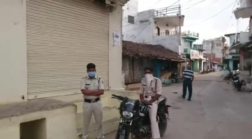 शाहपुर: जनता कर्फ्यू के चलते पुलिस चौक चौराहे पर रही मुस्तैद,लोगों को दी जा रही समझाइश
#जनता_कर्फ्यू