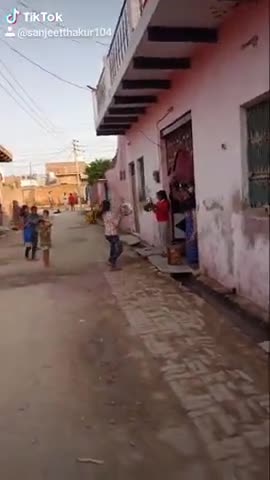 मथुरा: nitin bihar collony girdar pur raod mathura se tasvir hai#jantacurfew