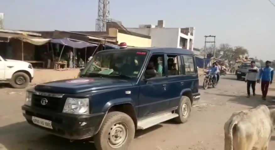 खेरागढ़: इरादतनगर में लोक डाउन को लेकर लोगों को कर रही सतर्क, लोगों समझा बुझा कर भेज रही है घर #धारा144 #लॉकडाउन