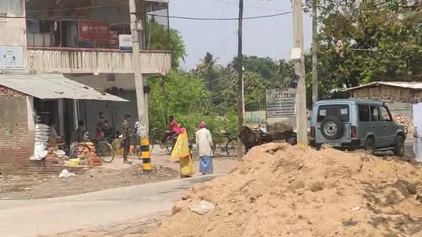 परबत्ता: काला बाजारी बन्द करने हेतु निबेदन करते हुए Parbatta B.D.O  
#corono_virus 
#VIRAL_NEWS﻿