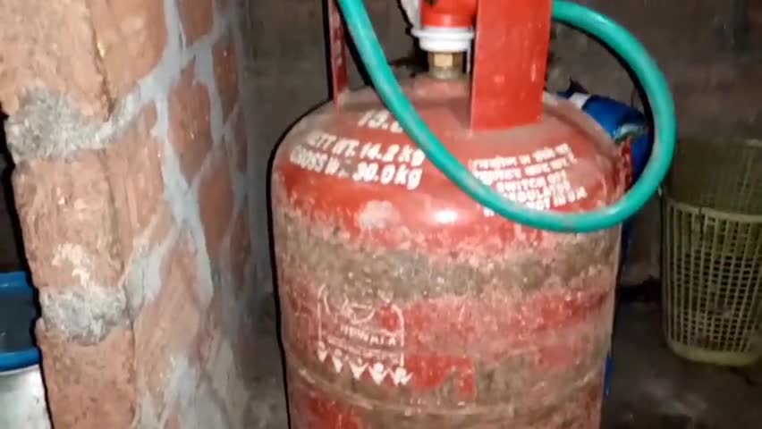 बक्सर: बक्सर में कोरोना वायरस को देखते हुए व्हाट्सएप पर रसोई गैस की बुकिंग  #व्हाट्सएप