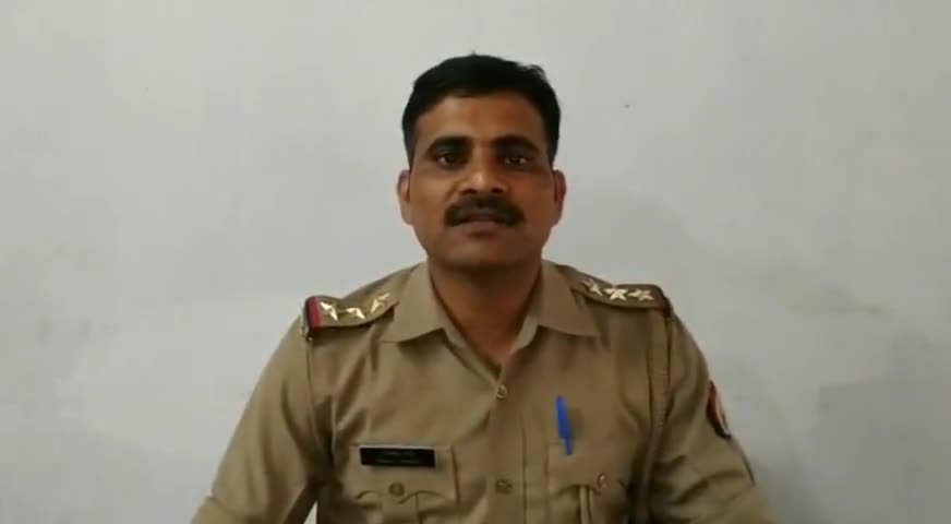 सीतापुर डीसीआरबी में तैनात #इंस्पेक्टर धर्मराज उपाध्याय ने कविता के माध्यम से कोरोना महामारी से बचने का दिया संदेश.