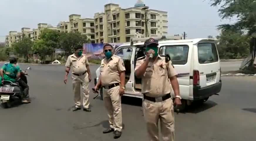 पनागर: Desh ke liye geet ga kr di police walo ne logo ko ghar me rehne ko salah... Sabhi ne ki tarif #coronawa  #janta_curfew